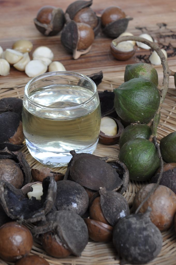 Macadamia oil & Nuts